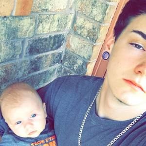 Meet your Posher, Logan